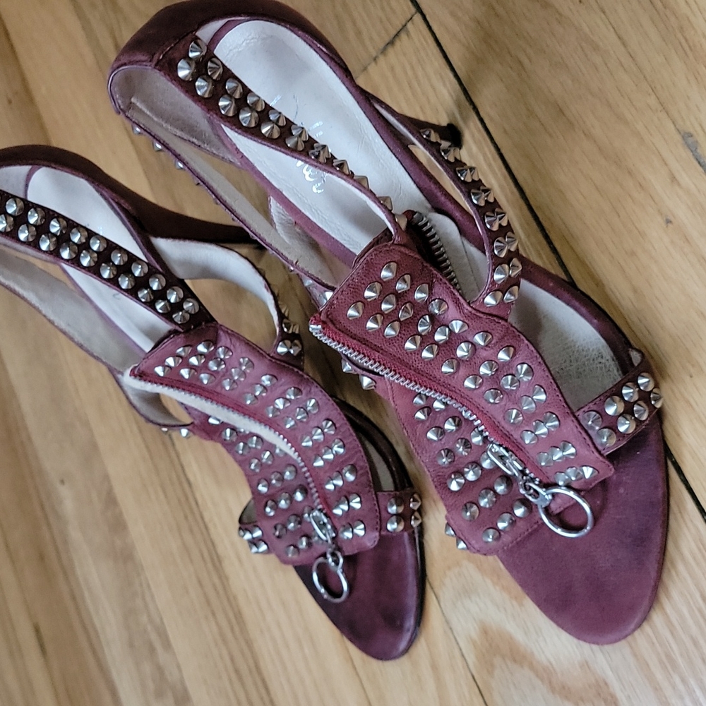 Wittner plum silver studd sandals 38
